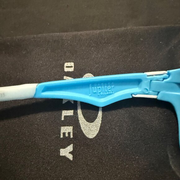 Oakley Jupiter Mens Sunglasses Black Lenses - Picture 7 of 8